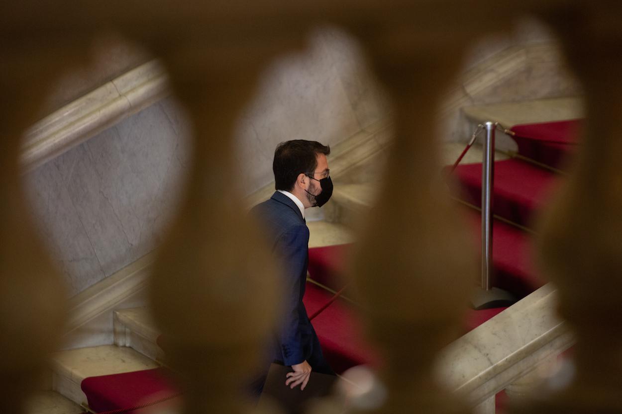 El candidato Pere Aragonès, a su llegada a la segunda sesión del debate de investidura. DAVID ZORRAKINO/EP