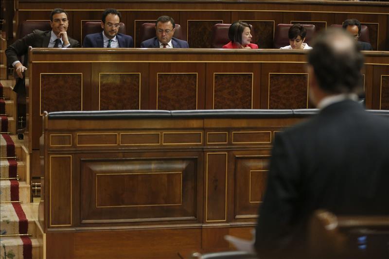 Pedro Sánchez acusa a Rajoy de propiciar la explotación laboral