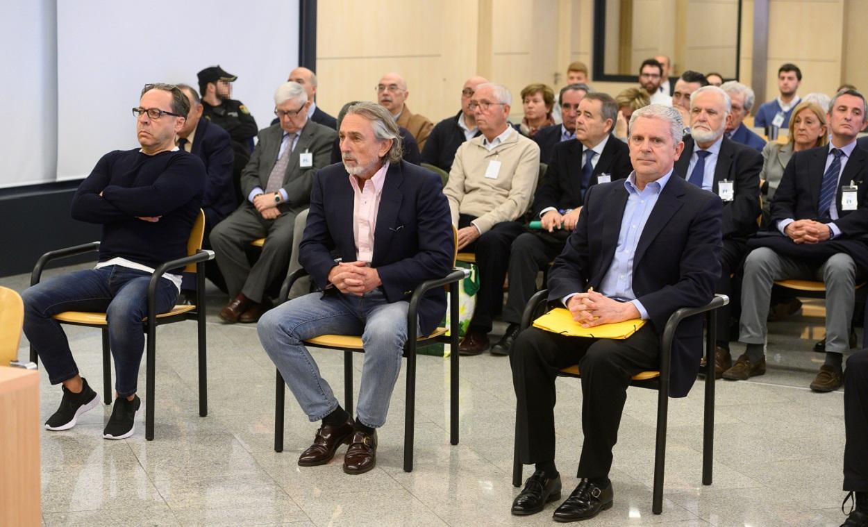 Los acusados Álvaro Pérez , Francisco Correa  y Pablo Crespo  en el juicio del caso Gürtel. EP archivo