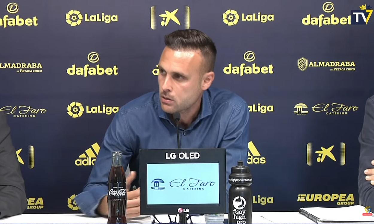 El futbolista del Cádiz, Juan Cala, durante la rueda de prensa de este martes. Youtube