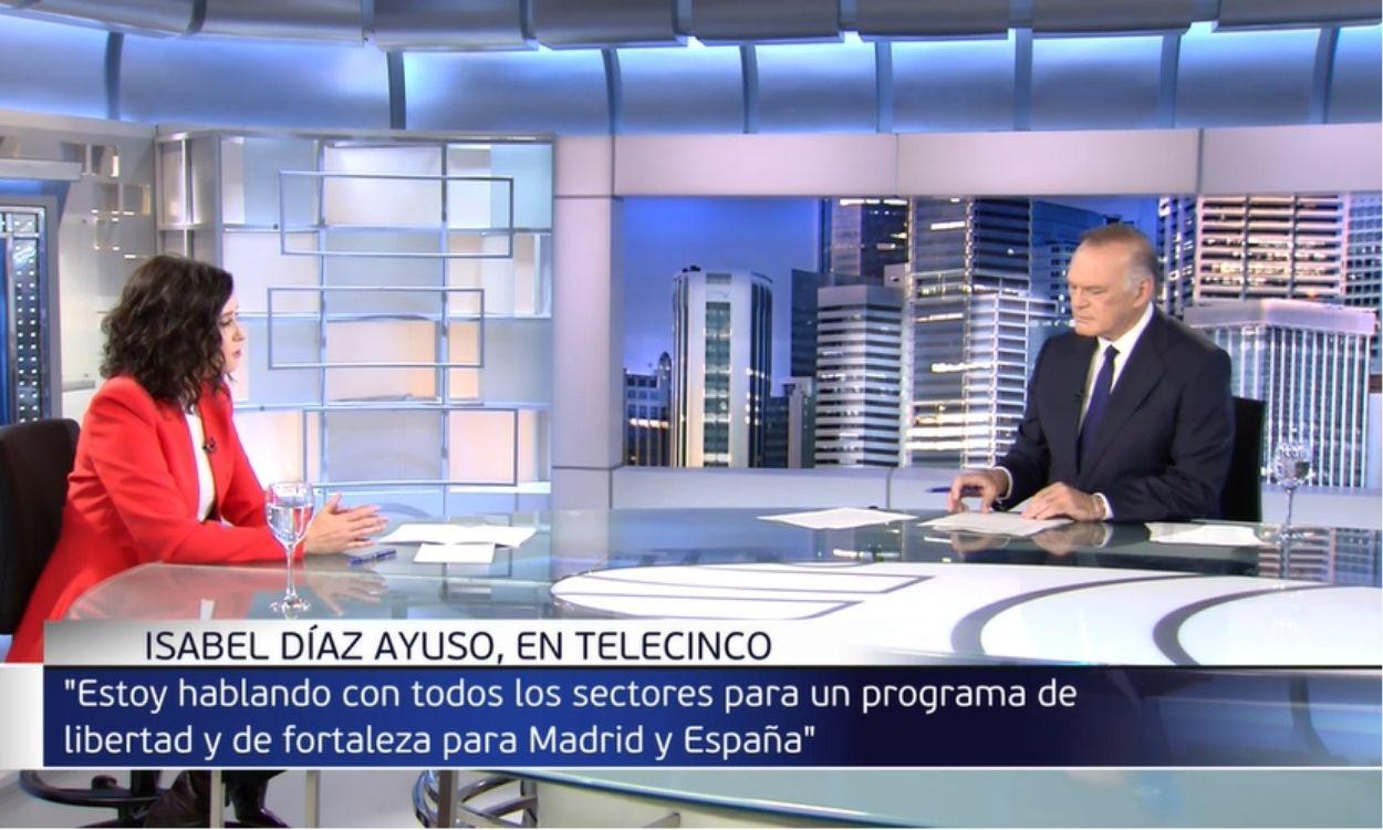 La presidenta de la Comunidad de Madrid, Isabel Díaz Ayuso, entrevista por Pedro Piqueras en Telecinco. 