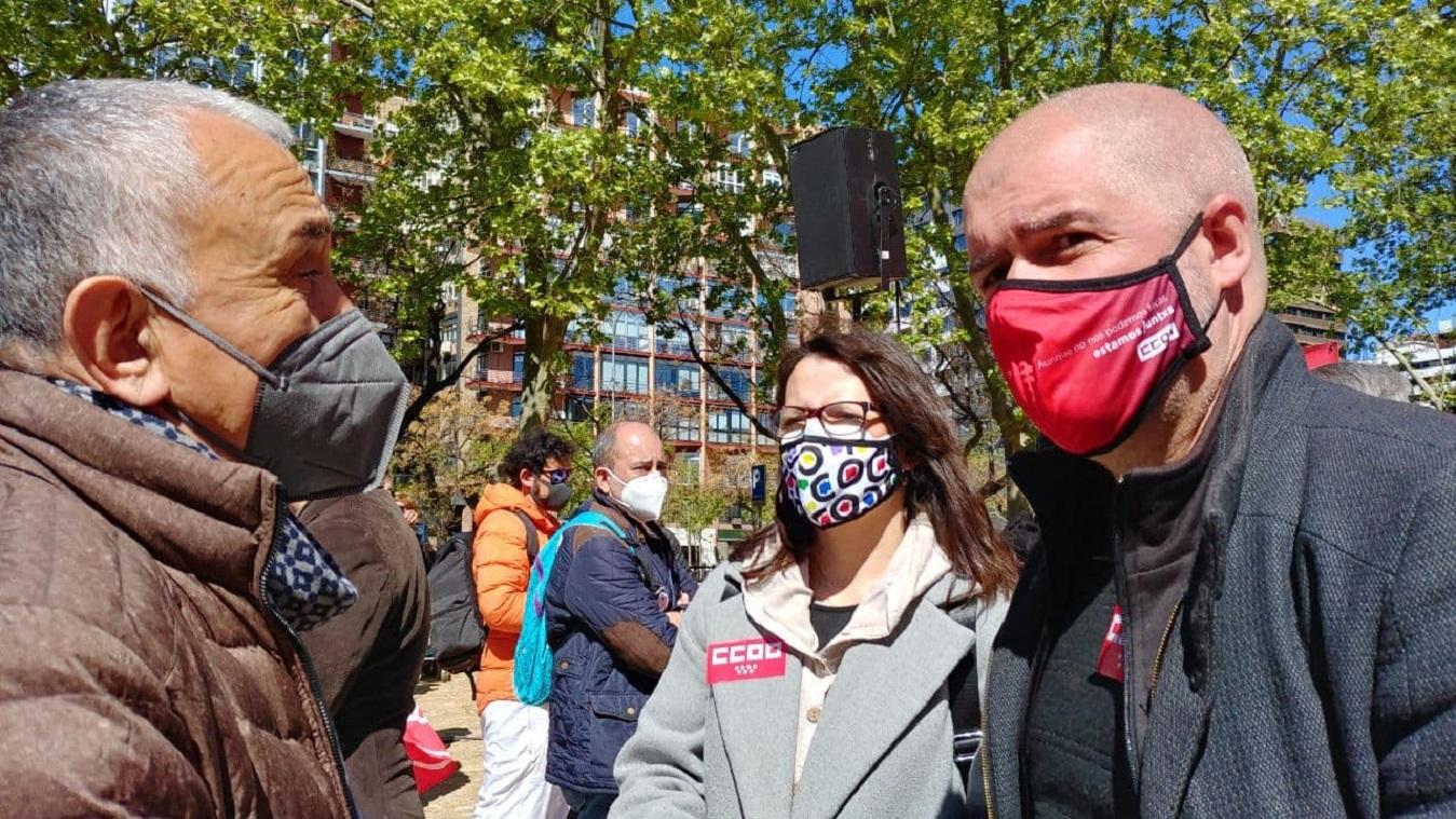 Pepe Álvarez (UGT) y Unai Sordo (CCOO) en la movilización frente al Ministerio de Asuntos Económicos. Fuente Twitter CCOO