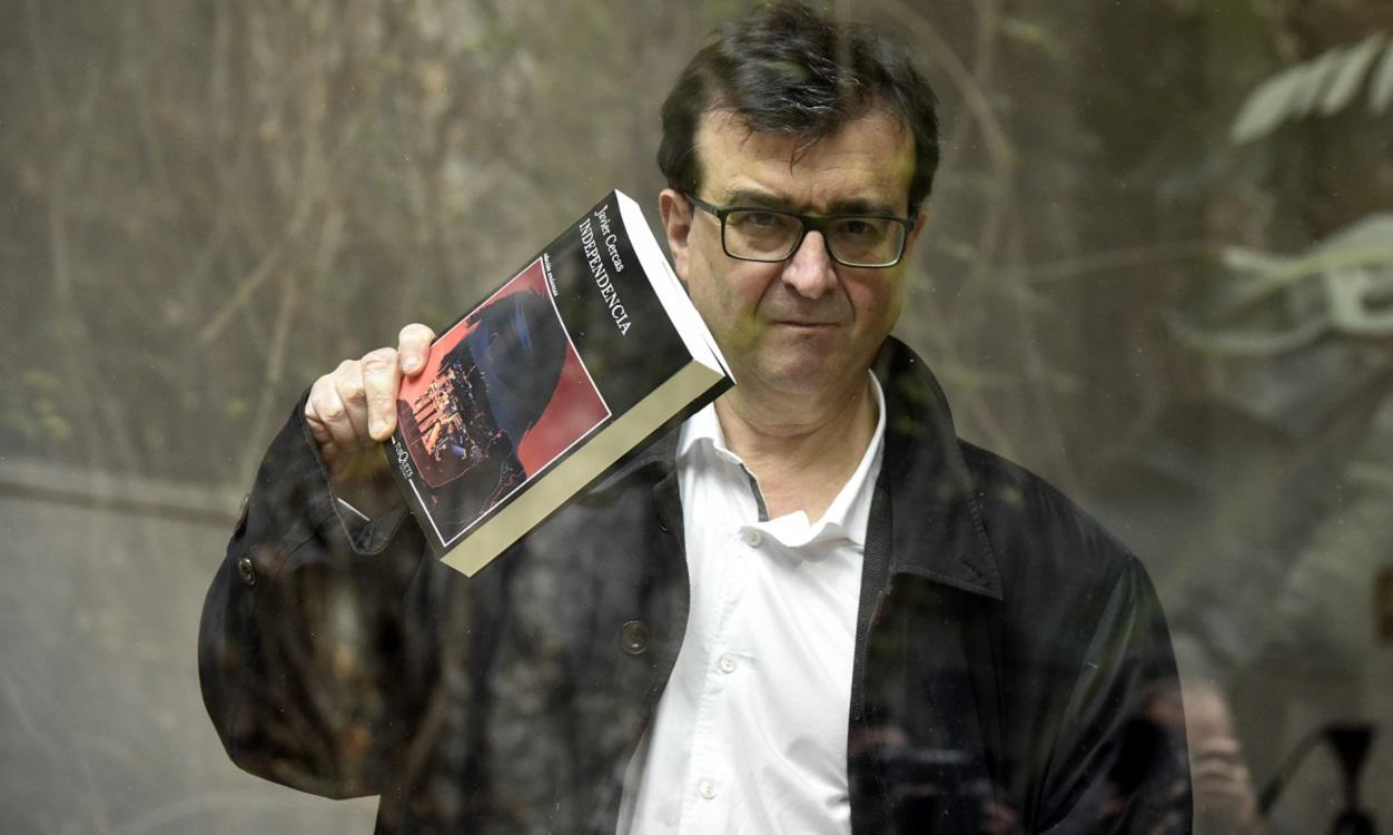 El escritor Javier Cercas, durante la presentación de su novela Independencia, en Barcelona,en marzo de 2021. EP