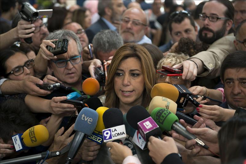 Susana Díaz: "Algunos deberán explicar por qué dan sus votos a los mismos que permiten los desahucios"