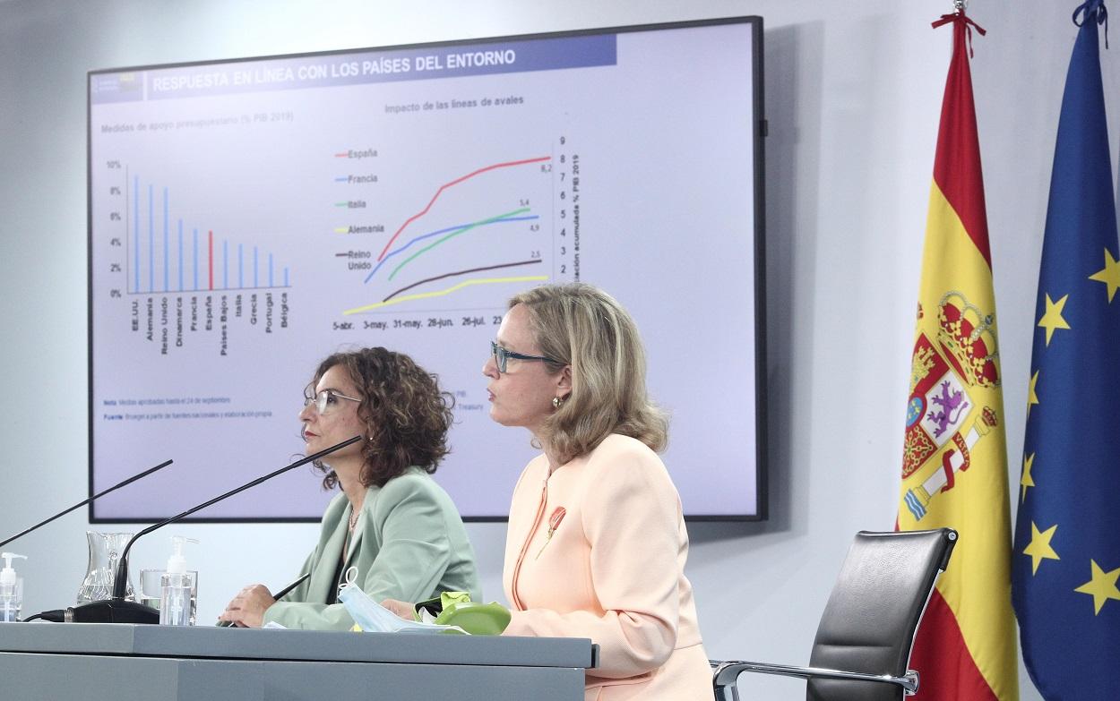 María Jesús Montero, ministra de Hacienda, y Nadia Calviño, ministra de Asuntos Económicos, en una rueda de prensa posterior al Consejo de Ministros. Europa Press