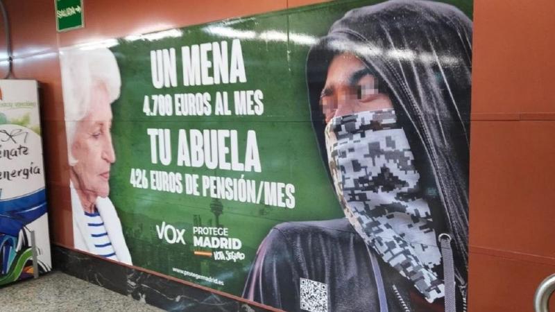 El deleznable cartel de Vox contra los MENAS. Fuente: Twitter.