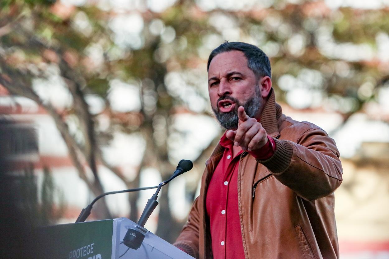 El presidente de Vox, Santiago Abascal, interviene en un mitin en el distrito de Hortaleza