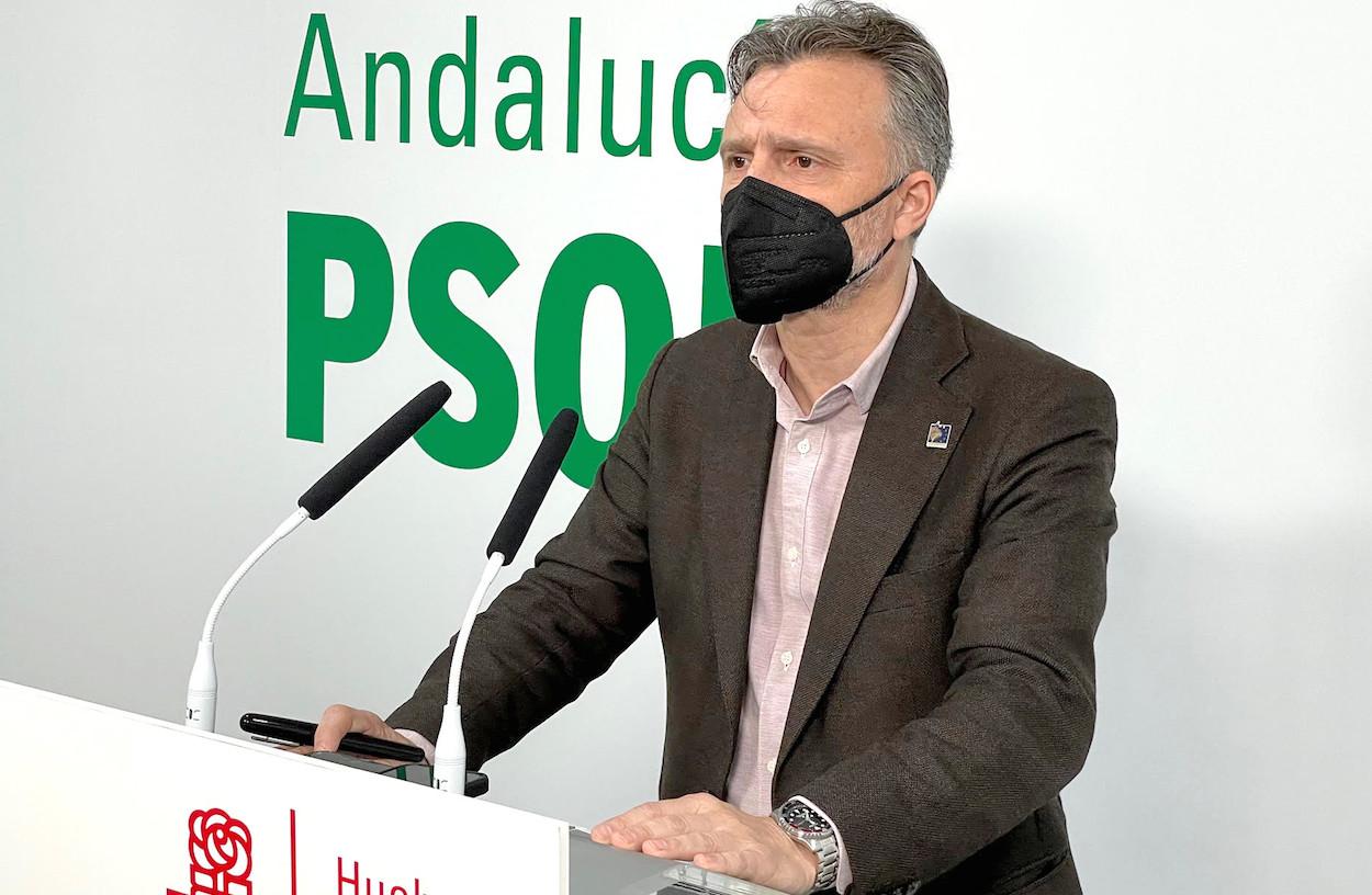 José Fiscal, portavoz parlamentario del PSOE, en rueda de prensa.