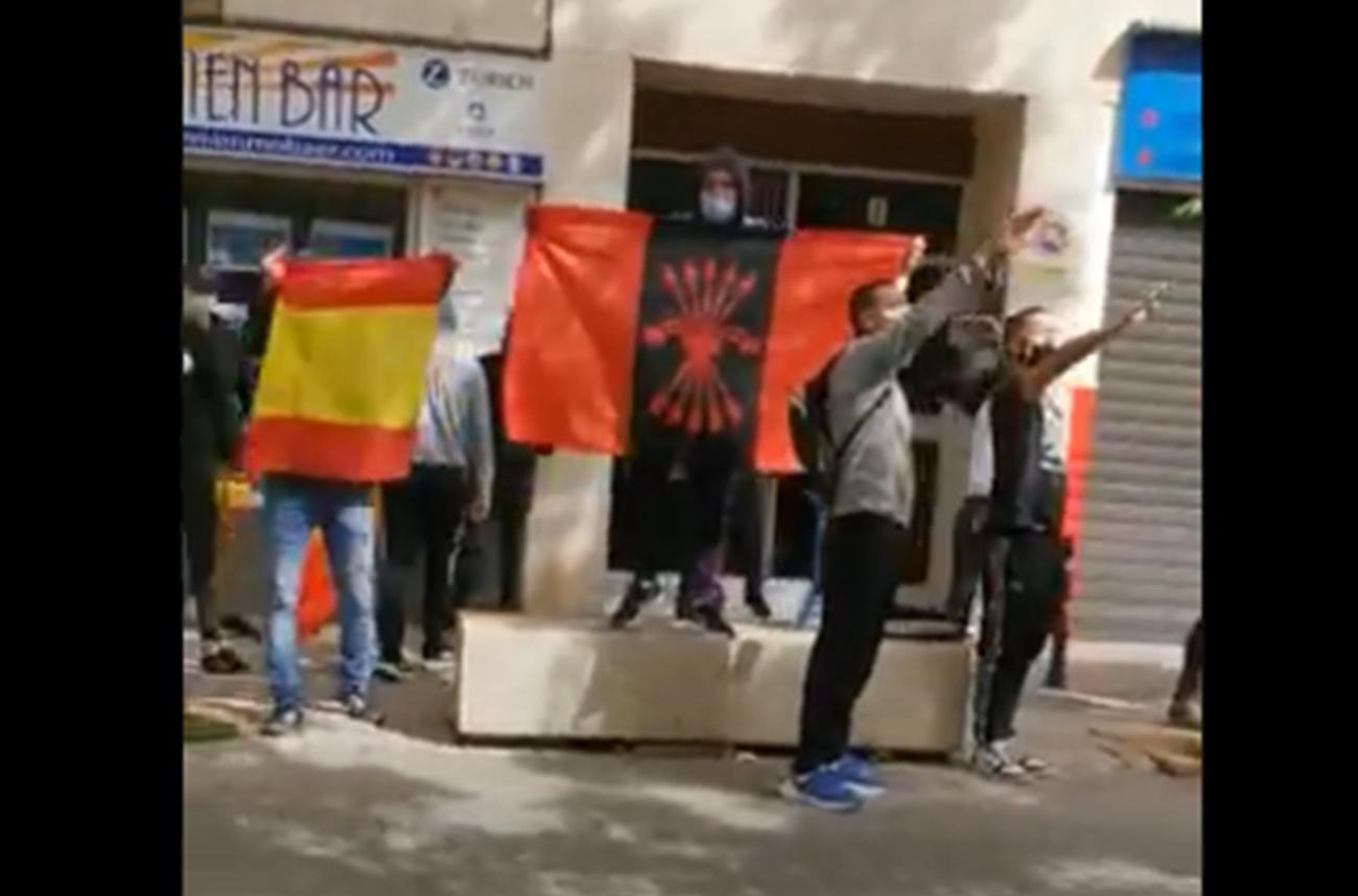 Un grupo de fascistas increpa a Gabriel Rufián en Dénia (Alicante)