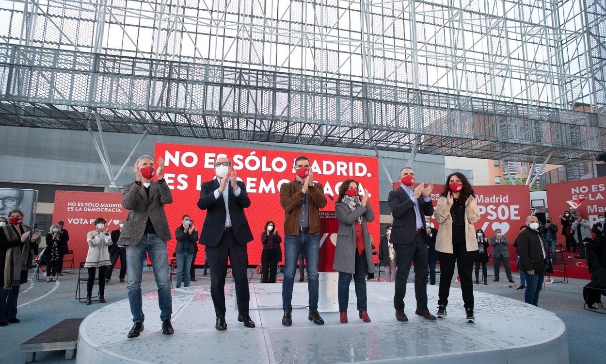 El ministro del Interior, Fernando Grande-Marlaska, el candidato a la Comunidad, Ángel Gabilondo, el presidente, Pedro Sánchez, la alcaldesa de Getafe, Sara Hernández, el secretario general del PSOE, José Manuel Franco, coord. de campaña, Mónica Carazo. E