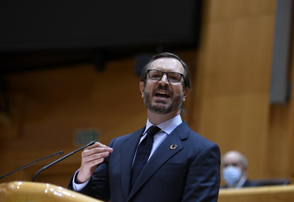 El portavoz del PP en el Senado, Javier Maroto, interviene durante una sesión plenaria en el Senado, en Madrid