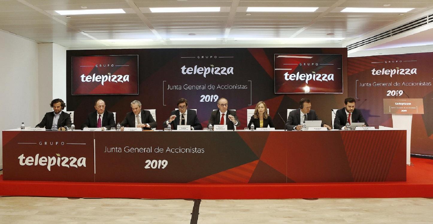 Imagen de la mesa en la Junta General de Accionistas de Telepizza