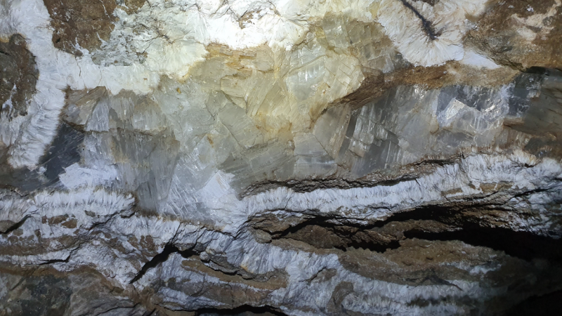 Geoda de yeso de Pulpí (Almería, Andalucía) 