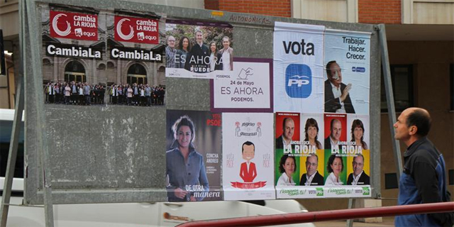 La 'dictadura monocolor': solo dejan los carteles electorales del PP ante la visita de la ministra Pastor