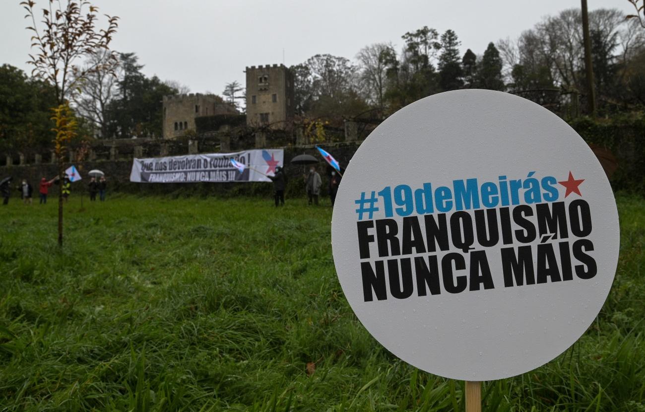 Imagen de una protesta junto al Pazo de Meirás celebrada en diciembre de 2020 (Foto: Europa Press).