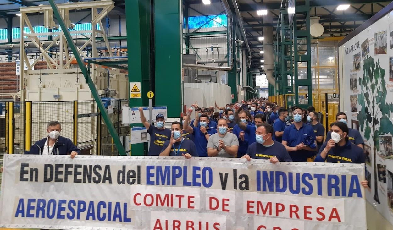 Trabajadores de Airbus en protesta por el posible cierre de Puerto Real. EP