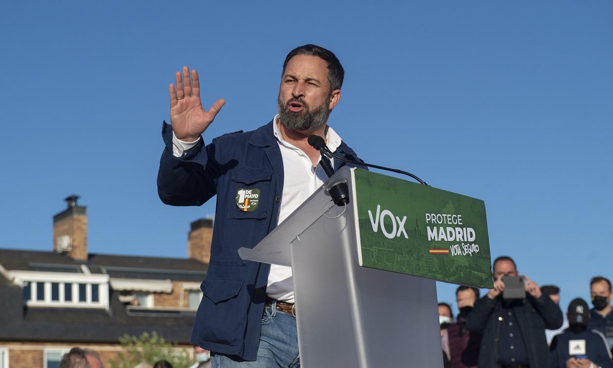 El presidente del partido, Santiago Abascal, durante un mitin del partido a 29 de abril de 2021, en Villanueva del Pardillo. EP