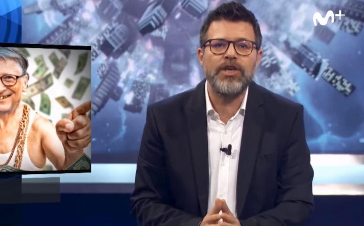 Quequé se entera de que Abascal le sigue en Twitter