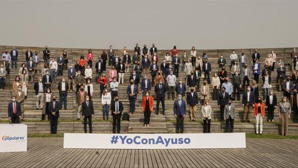 Ayuso acompañada por sus candidatos