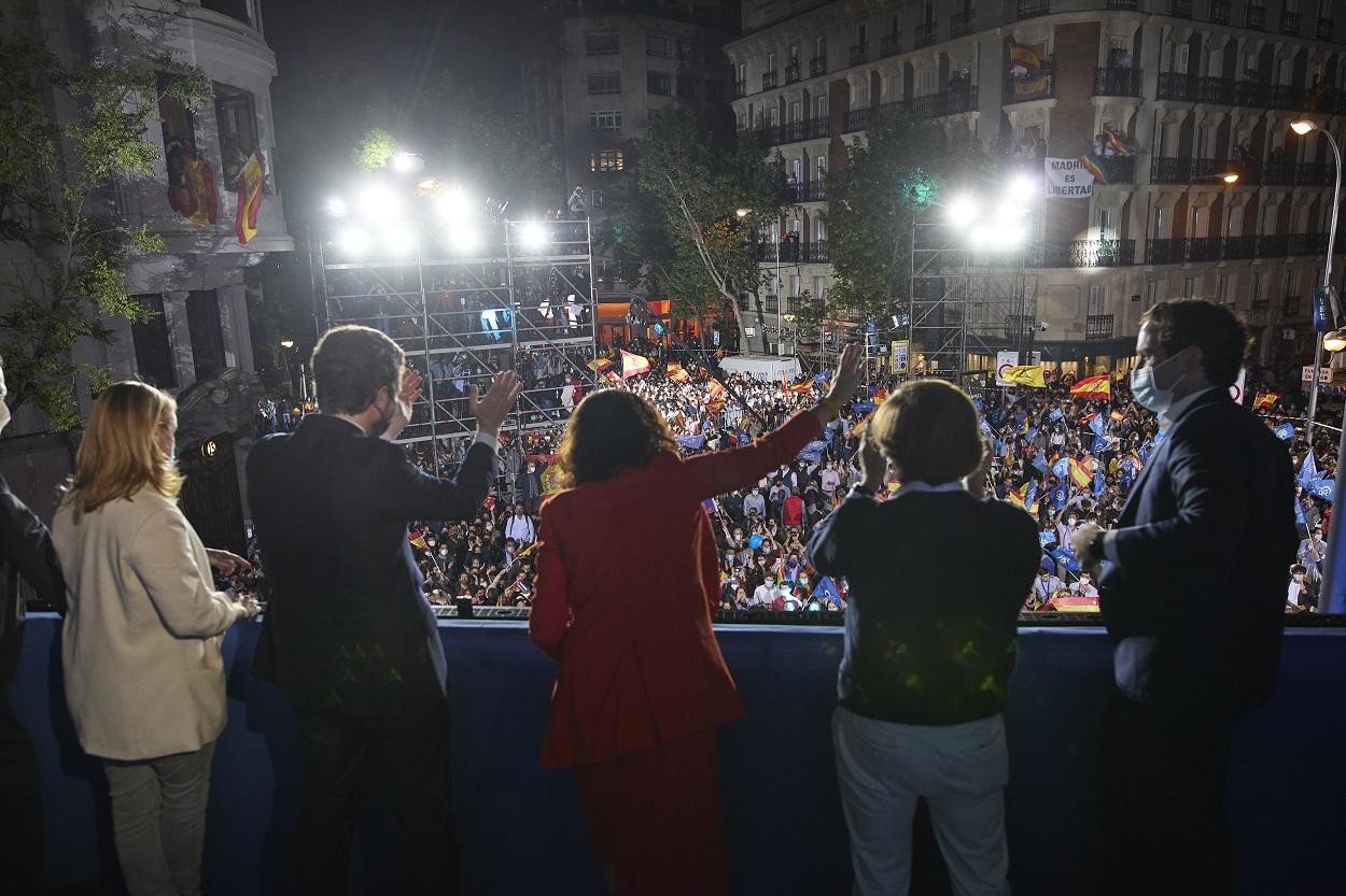 Ayuso celebra su resultado electoral en Génova