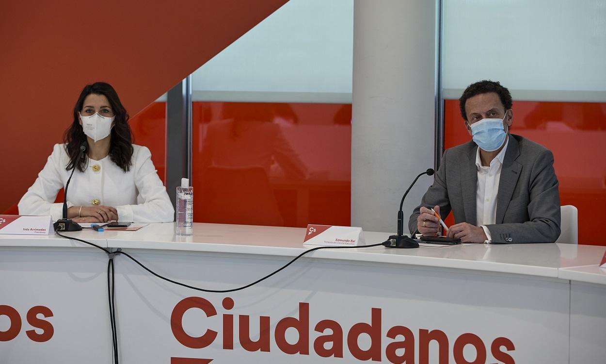 El que fuera candidato de Ciudadanos a la presidencia de la Comunidad de Madrid, Edmundo Bal; y la presidenta de Ciudadanos, Inés Arrimadas. EP