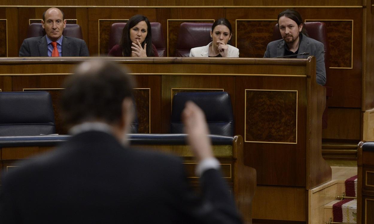 Mariano Rajoy responde a Pablo Iglesias en una foto de archivo en el Congreso de los Diputados. EP