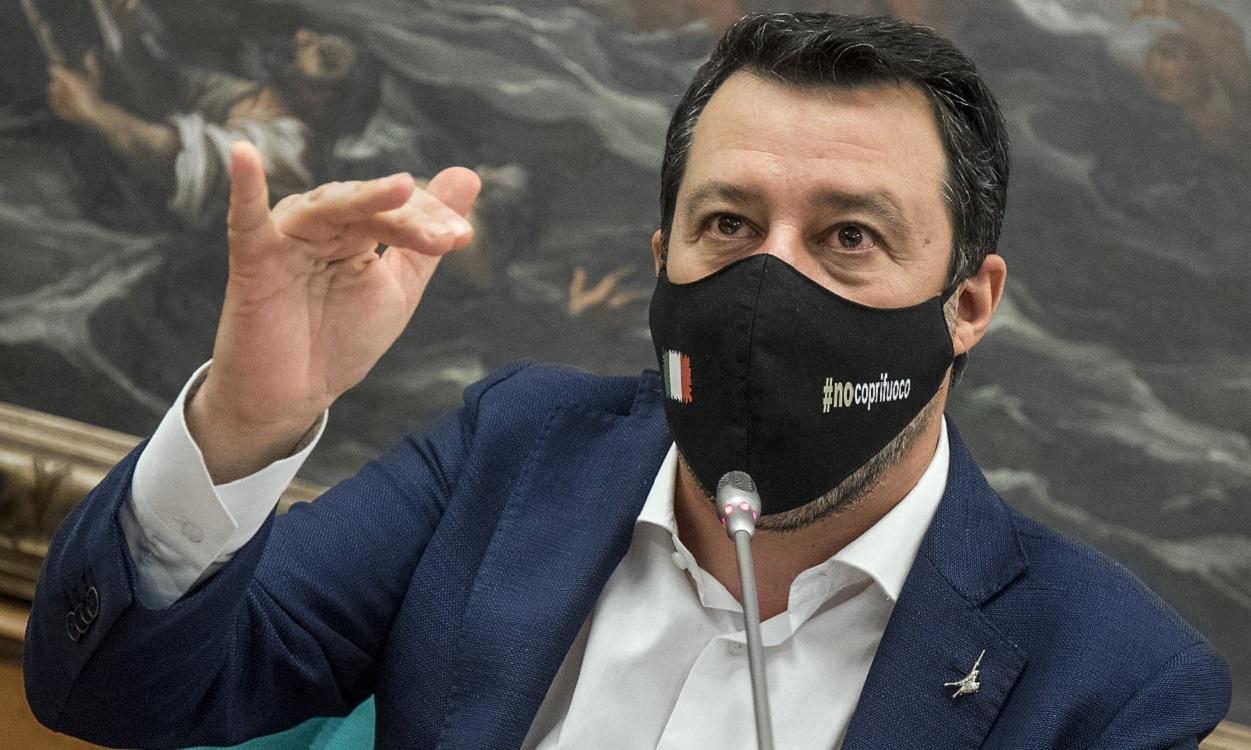 El líder de La Liga Matteo Salvini en una rueda de prensa. Foto Roberto Monaldo