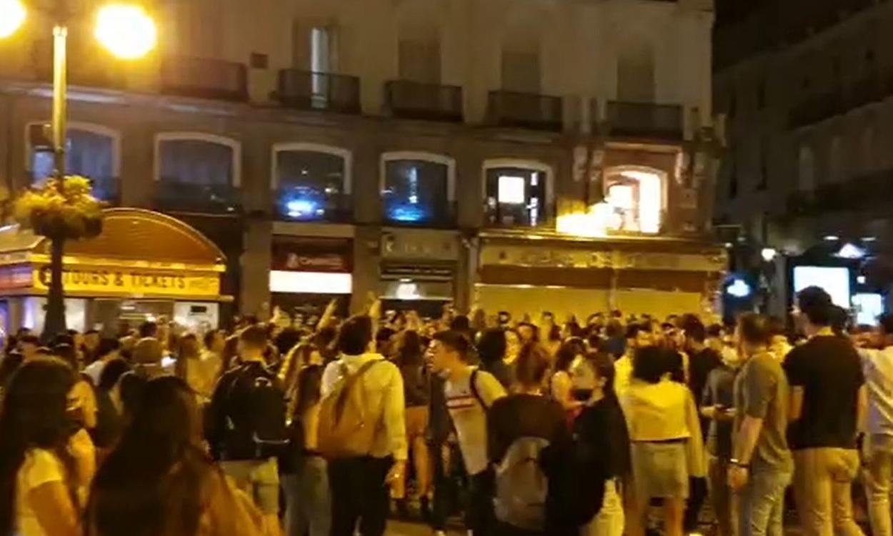 EuropaPress 3696542 aglomeraciones persnas noche distintos puntos madrid celebrar fin estado