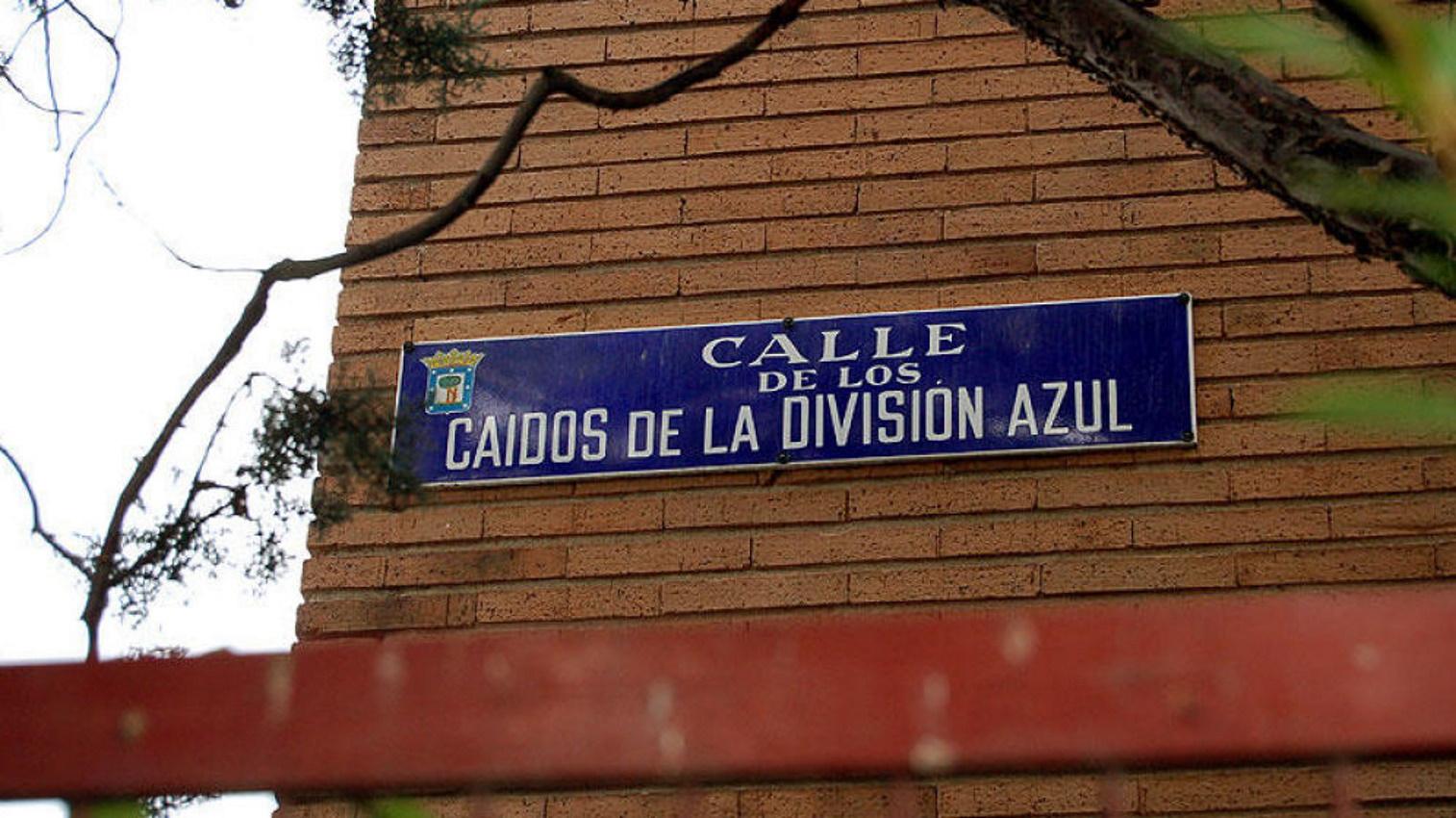 Placa de la Calle de los Caídos de la División Azul en Madrid