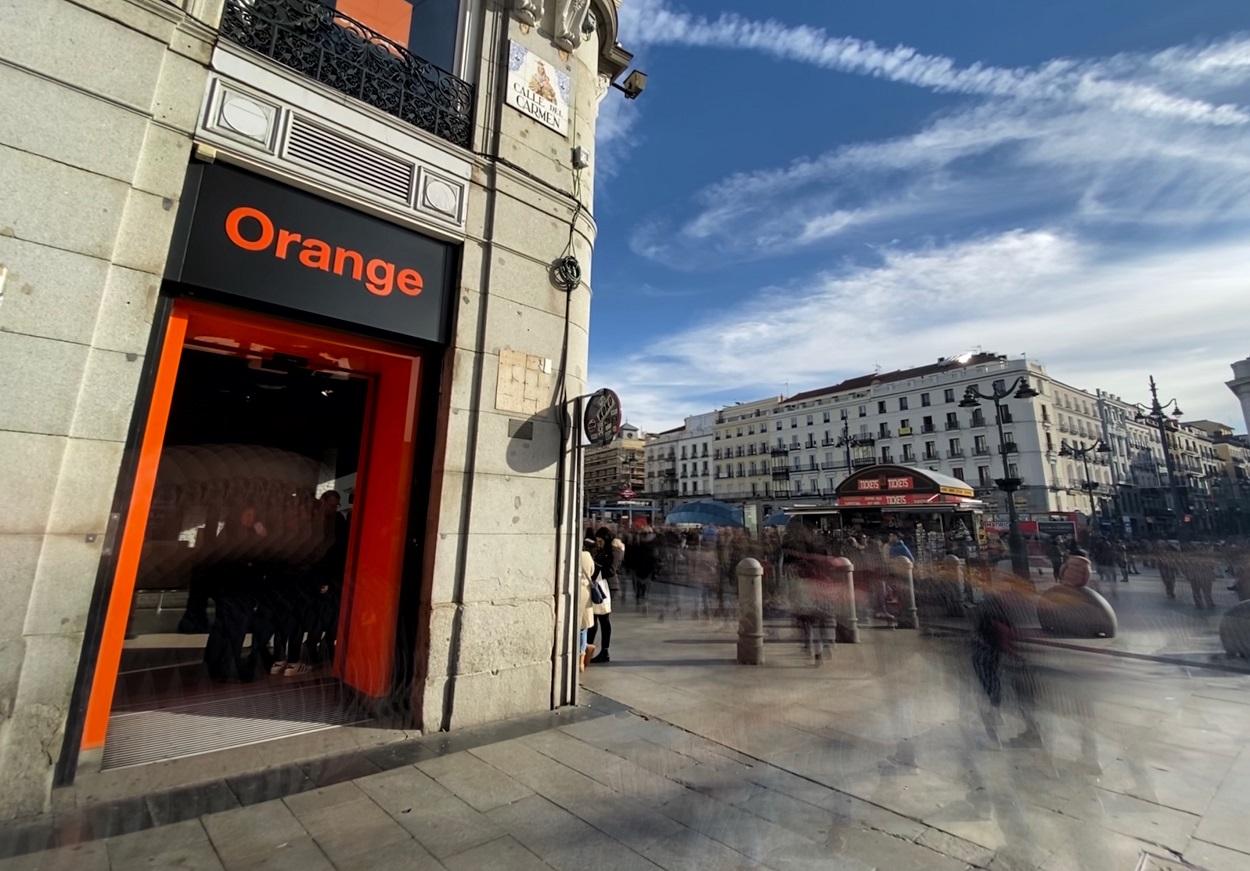 Tienda de Orange en Calle del Carmen (Madrid). Europa Press