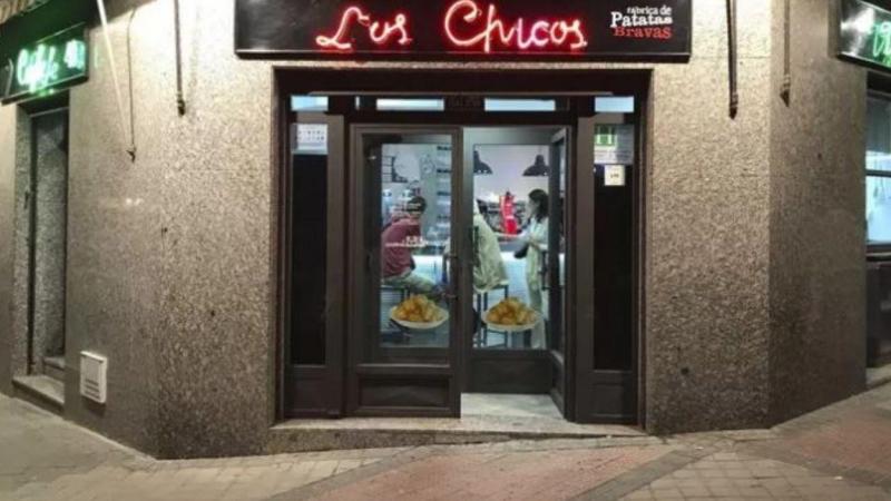 Los Chicos, Chamberí. Las mejores patatas bravas. Los Chicos, Chamberí. Las mejores patatas bravas.