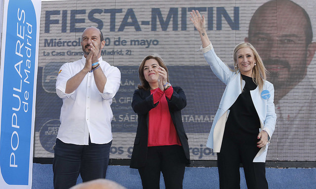 Soraya se queda afónica ante las protestas mineras y cancela su mitin en León