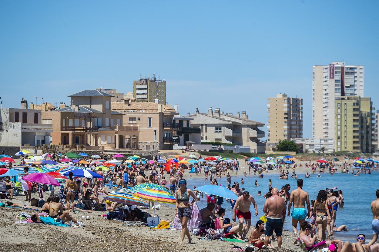 Playa de Levante de La Manga en Murcia durante el sábado 16 de mayo. Europa Press