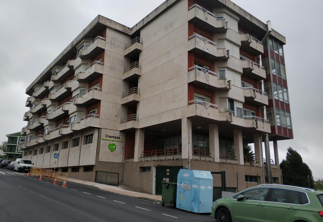 Imagen de este fin de semana de la residencia DomusVi Chantada donde, según la denuncia de un usuario, se han producido los hechos.