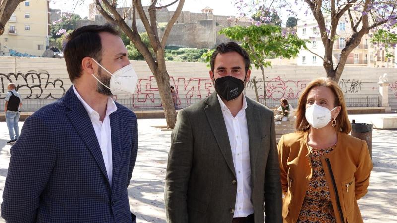 En el centro, Daniel Pérez, portavoz del PSOE Málaga. Fuente: Psoe En el centro, Daniel Pérez, portavoz del PSOE Málaga. Fuente: Psoe