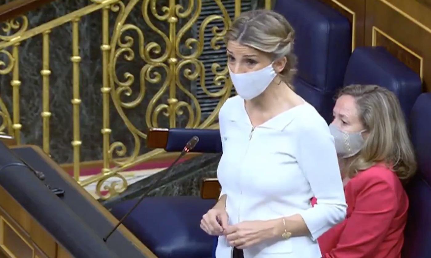 Nadia Calviño y Yolanda Díaz en el Congreso de los Diputados