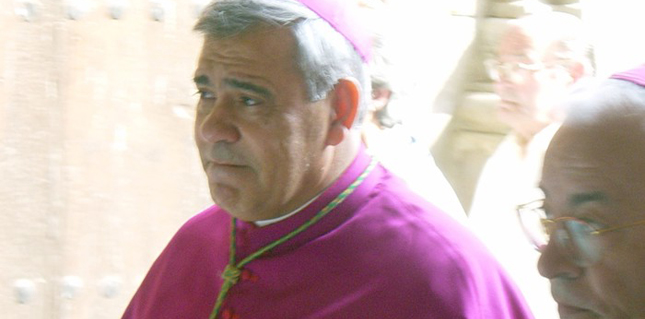 El Arzobispo de Granada se 'lava las manos' ante el juez y, sobre abusos sexuales, le dice que pregunte al Vaticano 