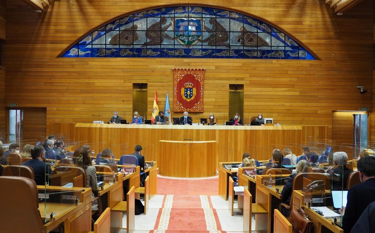 Imagen del Parlamento gallego donde la primera universidad privada de la región ha superado el primer trámite (Foto: Europa Press/Archivo).
