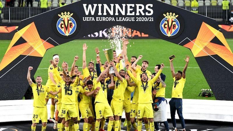 El Villarreal celebra la consecución de su primera Europa League. Europa Press. 