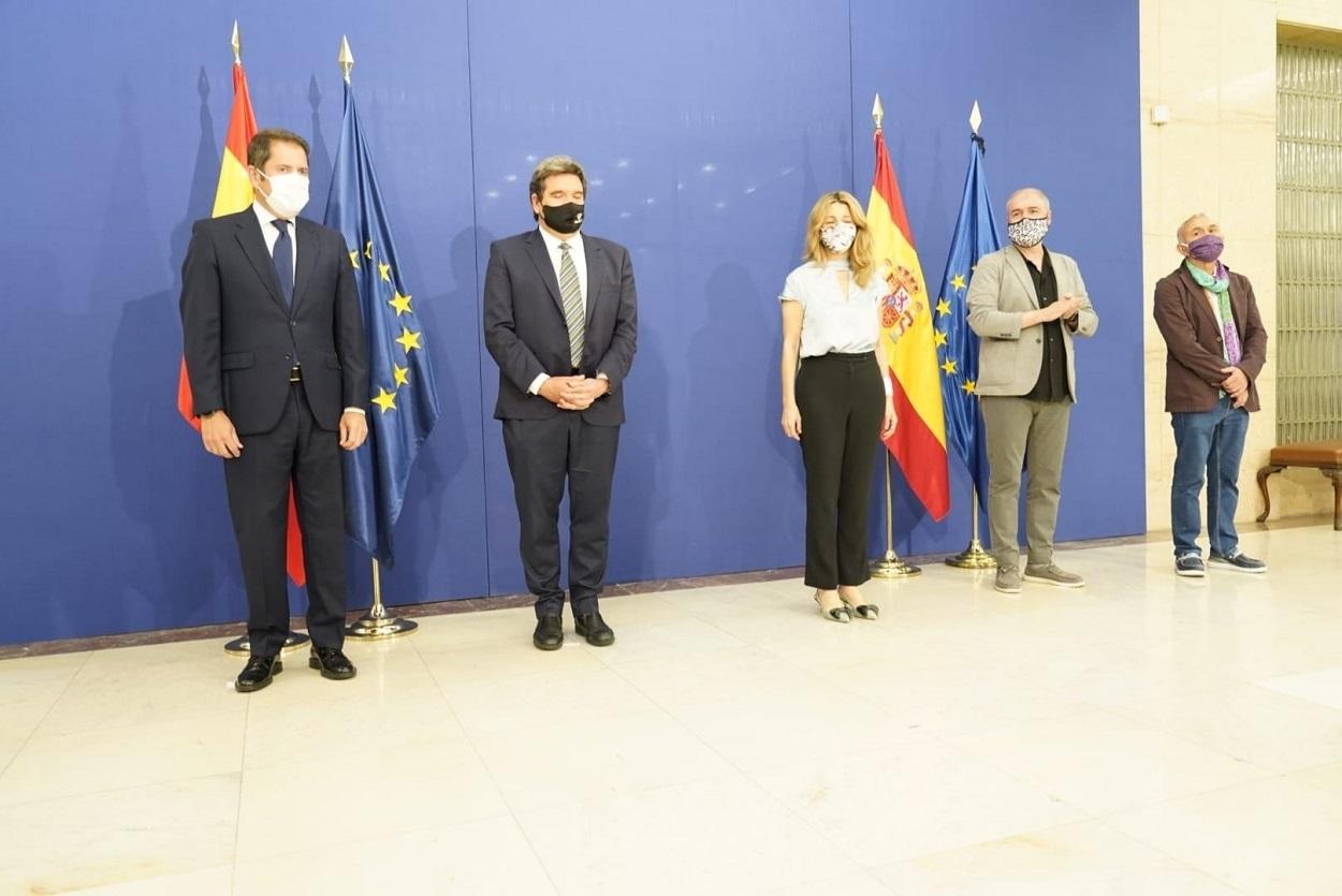 Gerardo Cuerva (Cepyme); José Luis Escrivá, ministro de Seguridad Social; Yolanda Díaz, ministra de Trabajo y vicepresidentera tercera; Unai Sordo (CCOO) y Pepe Álvarez (UGT) en la firma de la prórroga de los ERTE. Europa Press