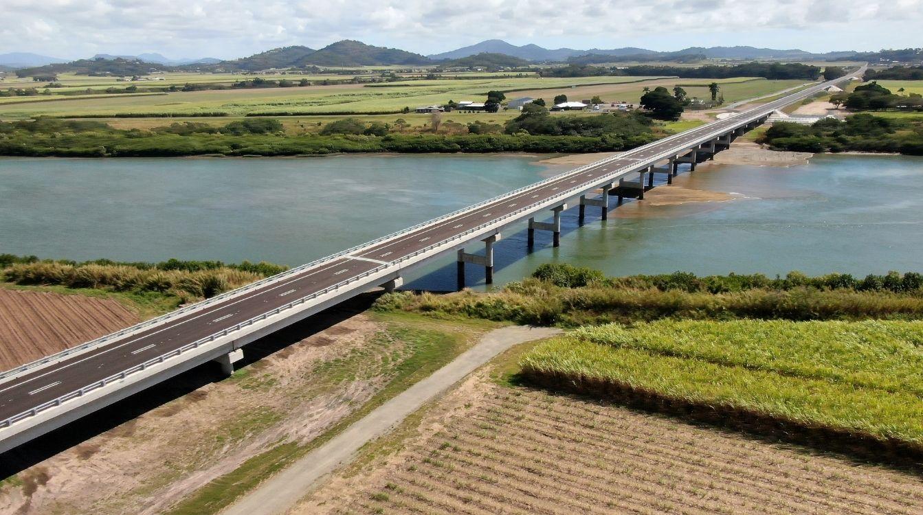 Puente sobre el río Pioneer, al norte de Mackay, Queensland (Australia) ©CPB CONTRACTORS