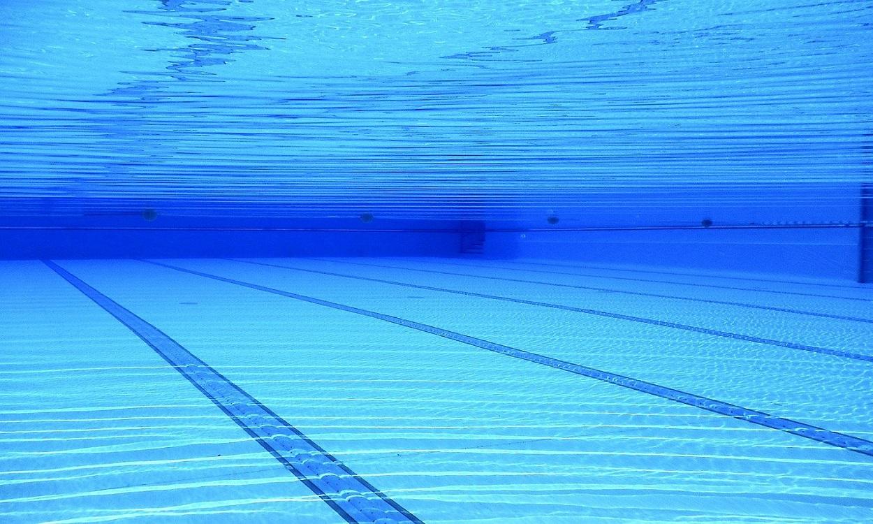 Imagen de archivo de una piscina. Pixabay