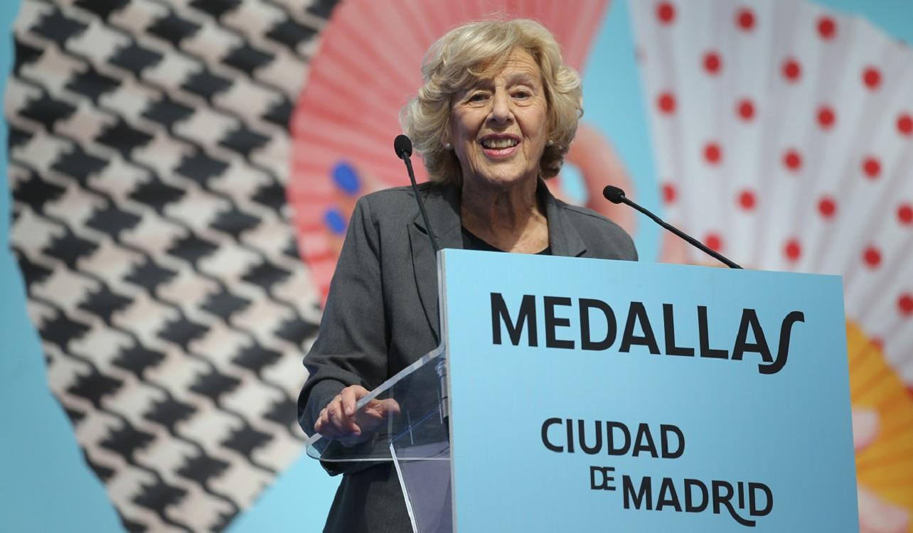 La exalcaldesa de Madrid Manuela Carmena interviene tras recibir una de las Medallas de Honor, Oro y Plata de de Madrid por San Isidro. EP
