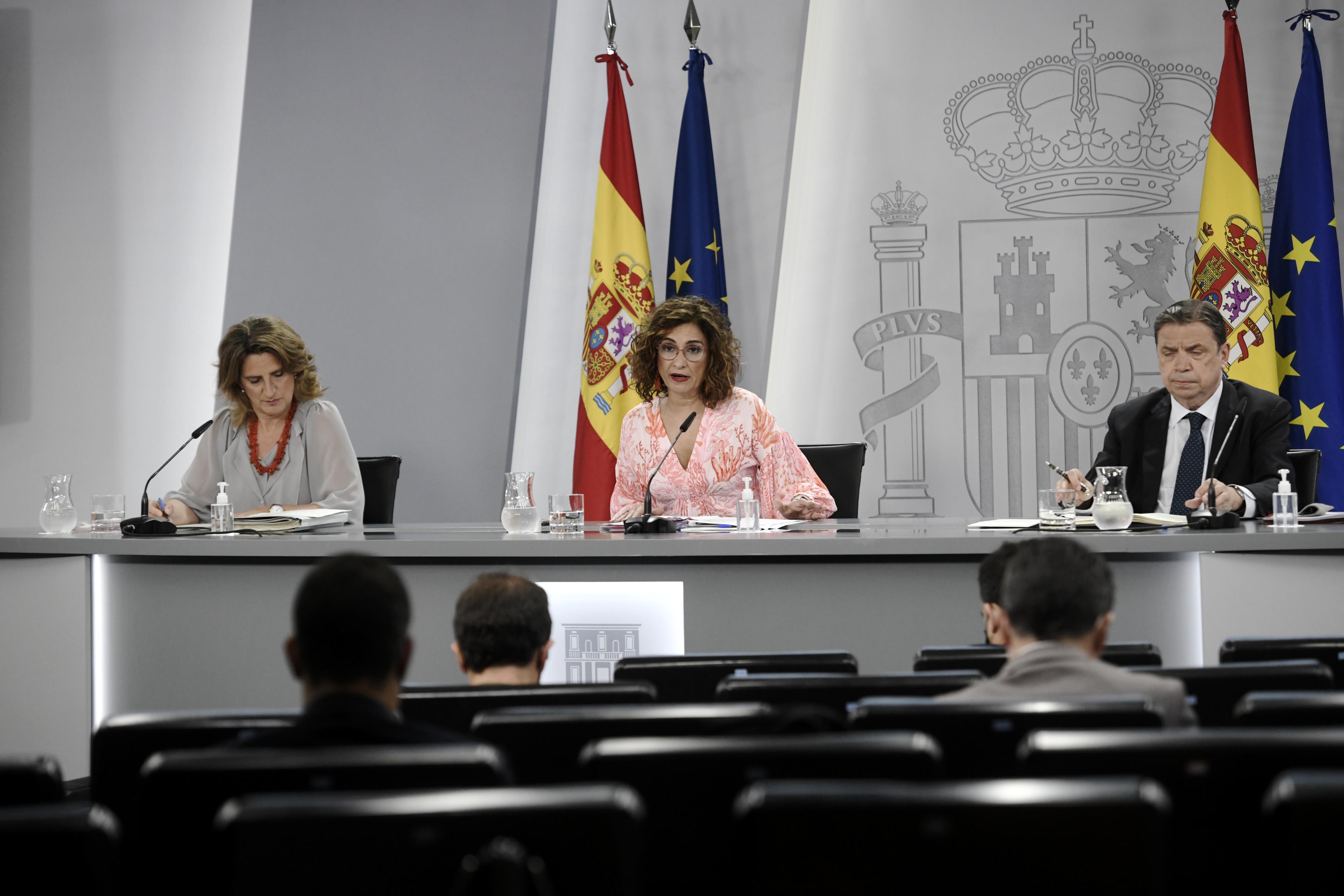 Teresa Ribera, María Jesús Montero y Luis Planas comparecen tras el Consejo de Ministros. EP