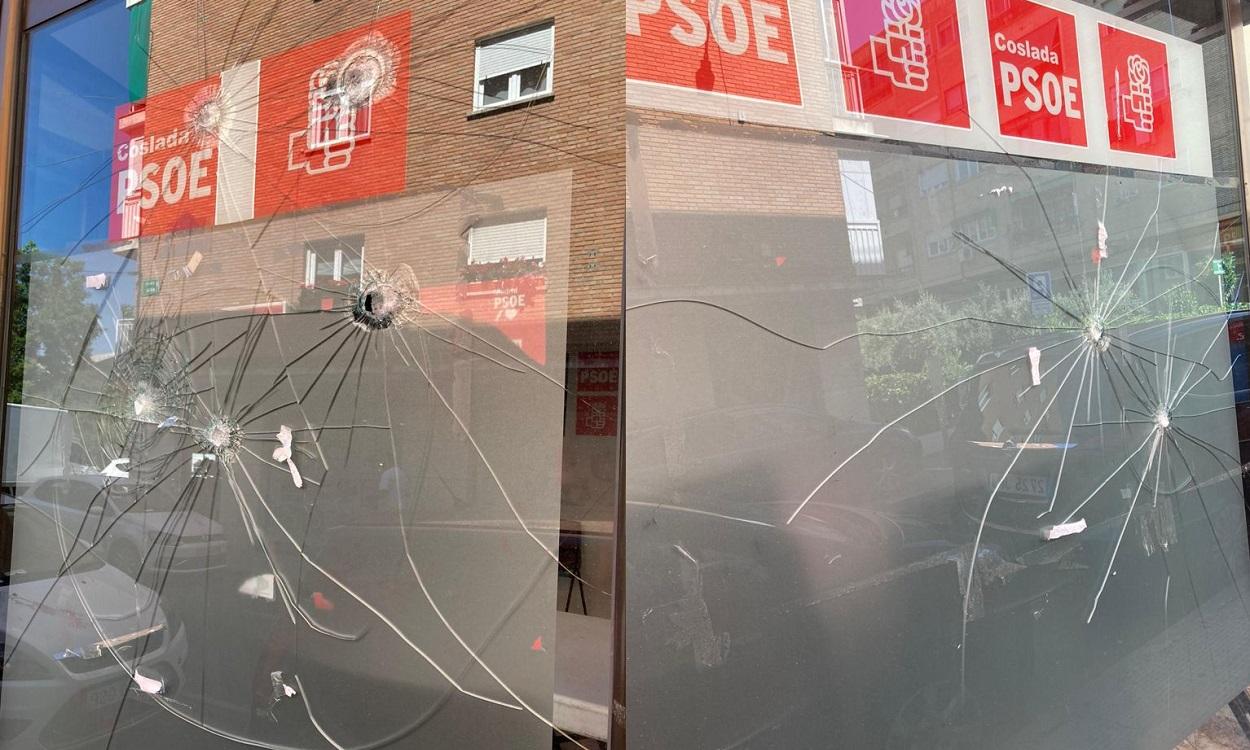 Atacan la sede del PSOE en Coslada