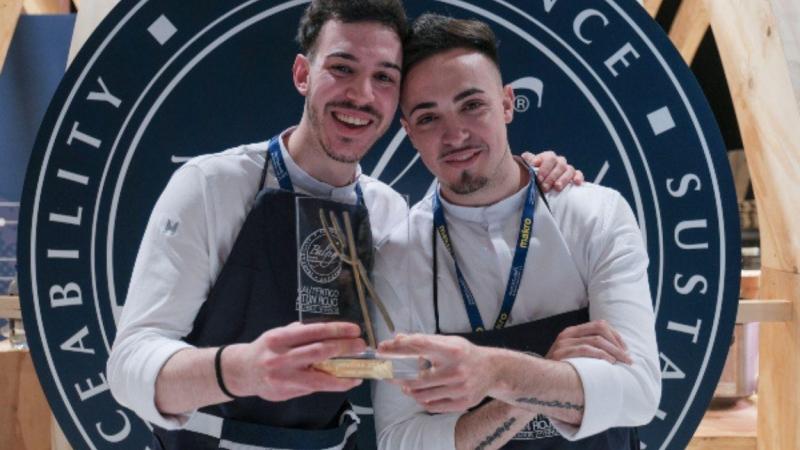 Cocinero Revelación, Javier Sanz y Juanjo Sahuquillo, de Madrid Fusión 2021. Cocinero Revelación, Javier Sanz y Juanjo Sahuquillo, de Madrid Fusión 2021.