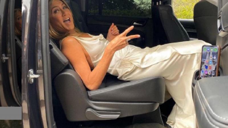 Jennifer Aniston posa en una de las fotos de archivo publicadas por la actriz en su cuenta de Instagram