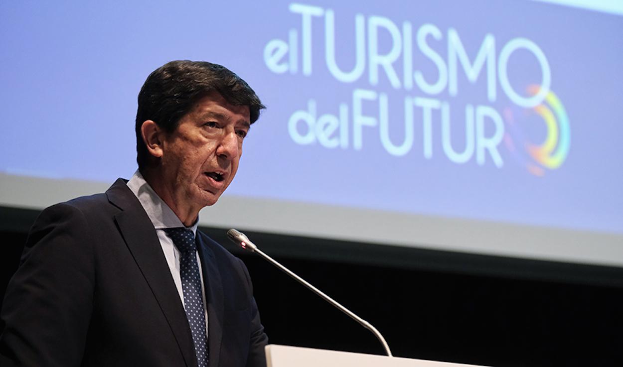 El vicepresidente de la Junta y consejero de Turismo, Juan Marín, en Fitur.