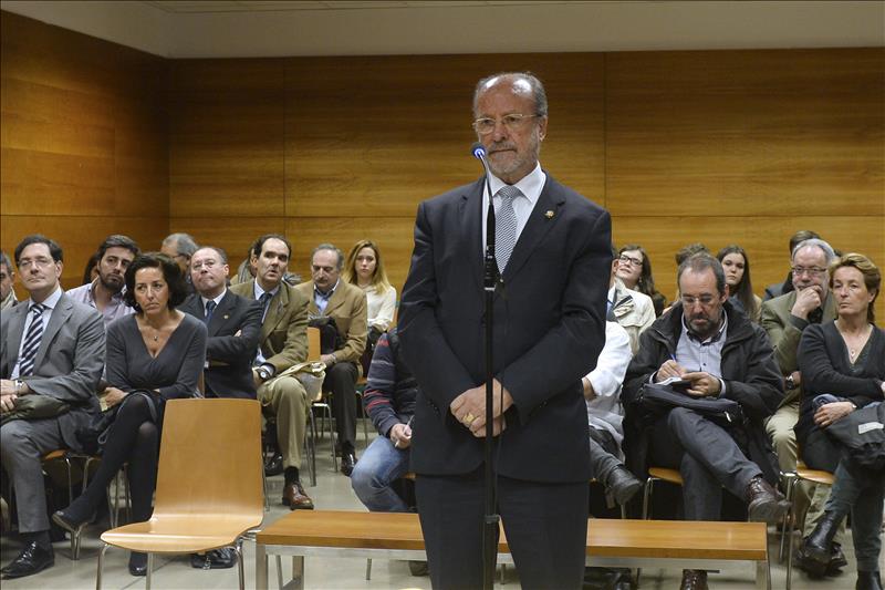 León de la Riva no podrá ser ni concejal: la justicia le condena por desobediencia