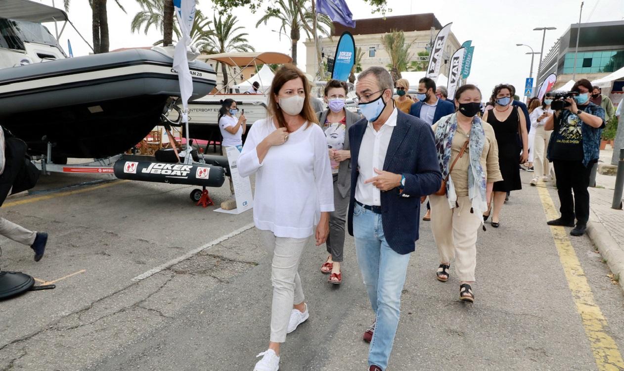 La presidenta de Baleares, Francina Armengol, y el vicepresidente, Juan Pedro Yllanes, en la Palma International Boat Show. EP